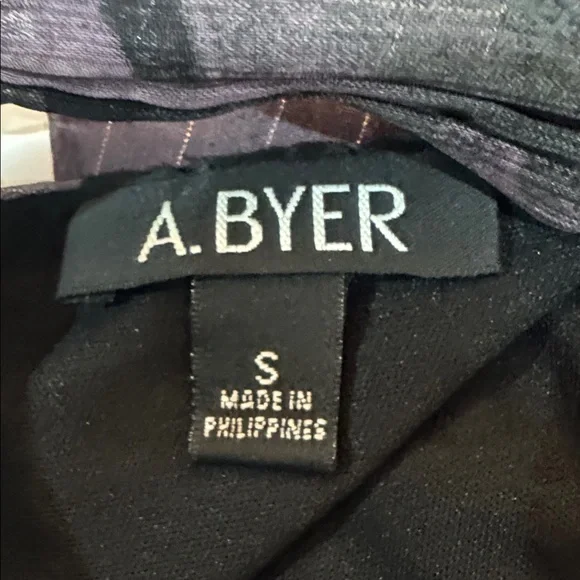 A Byer Ruffle Front Tie Back Blouse Sleeveless Abstract Top S - Picture 7 of 8